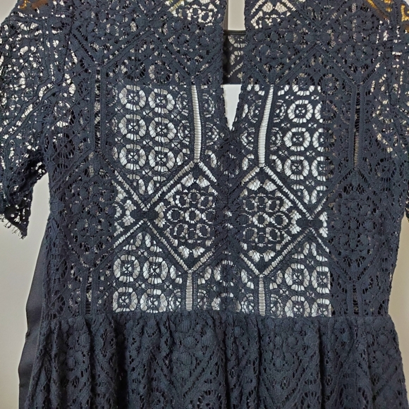 H&M black lace dress, Size 4 - Picture 6 of 10